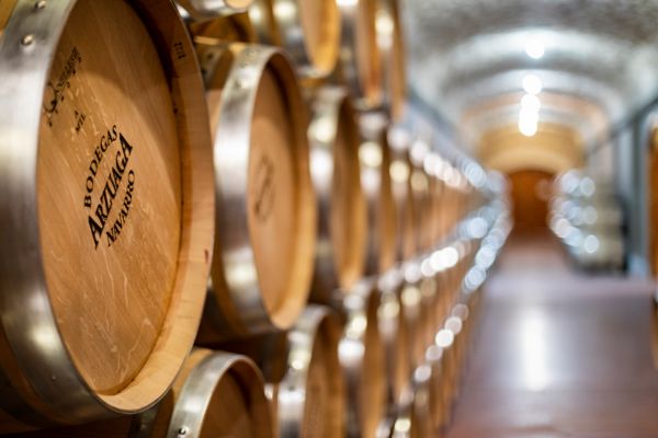 sala-barricas-crianza-1-bodegas-arzuaga-big Vino tinto Arzuaga Crianza D.O. Ribera del Duero